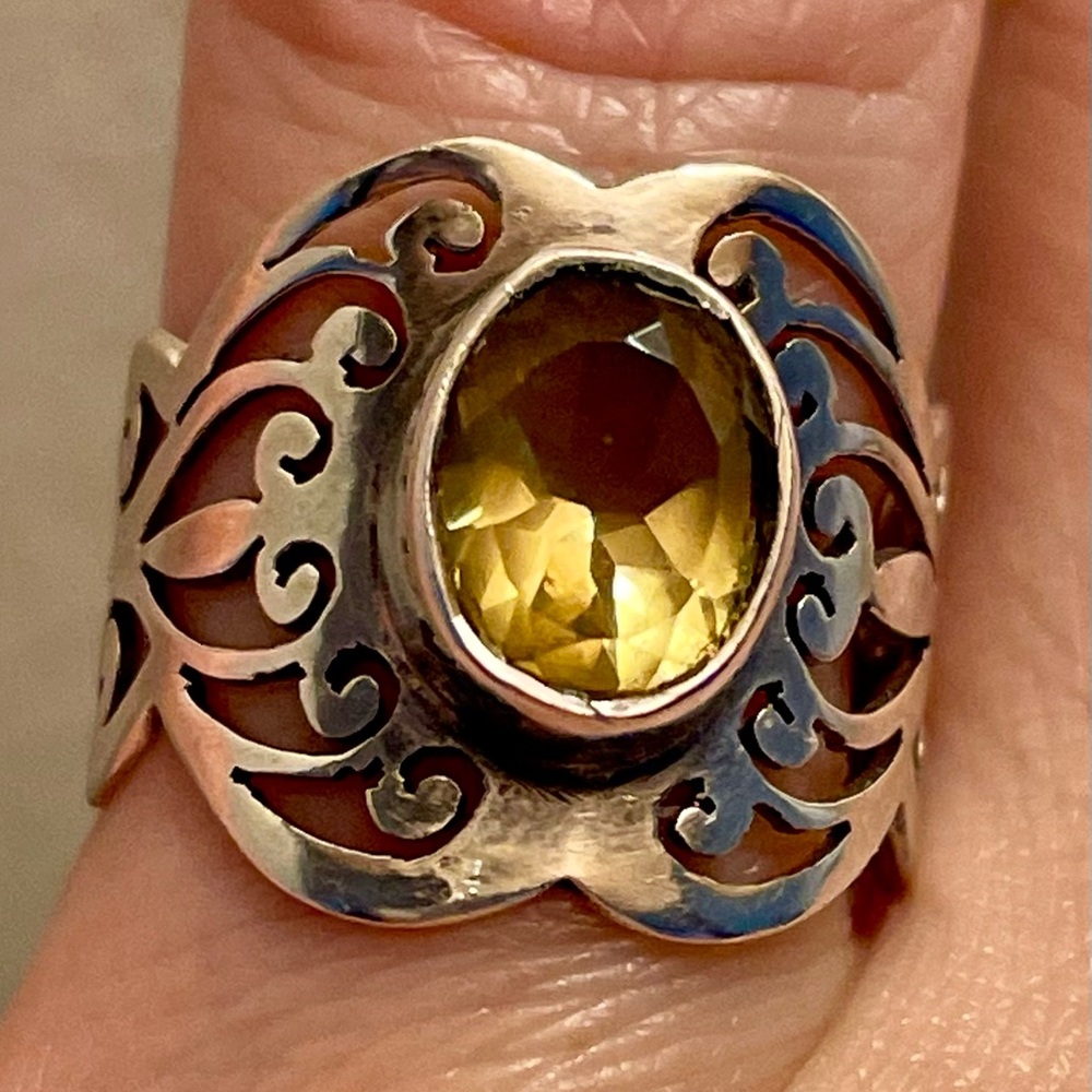 Intricate Silver Ring Topaz Gemstone size 6.5